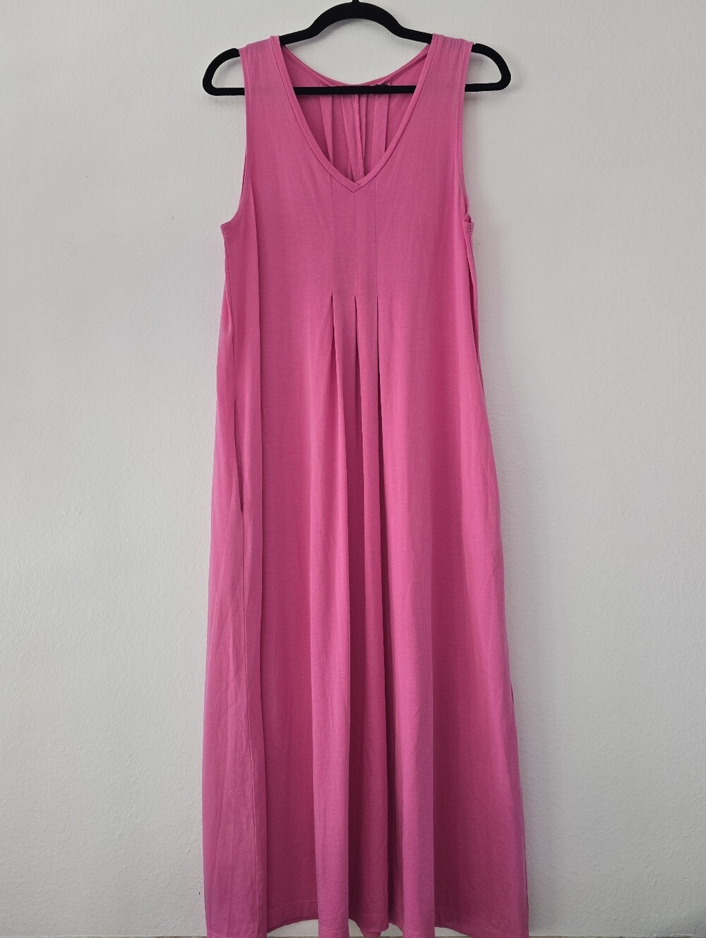 Scandinavian Designer Sleeveless V-Neck Pink Maxi Dress